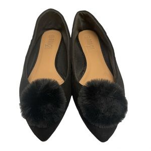 Rouge Helium Women’s Black Pom-pom Flats Size 8